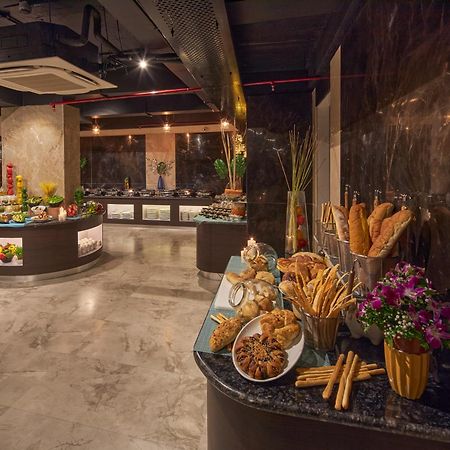 Regenta Central Imperial Candolim Goa Buitenkant foto