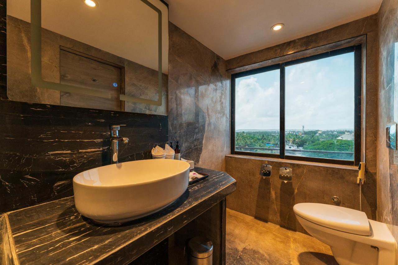 Regenta Central Imperial Candolim Goa Buitenkant foto