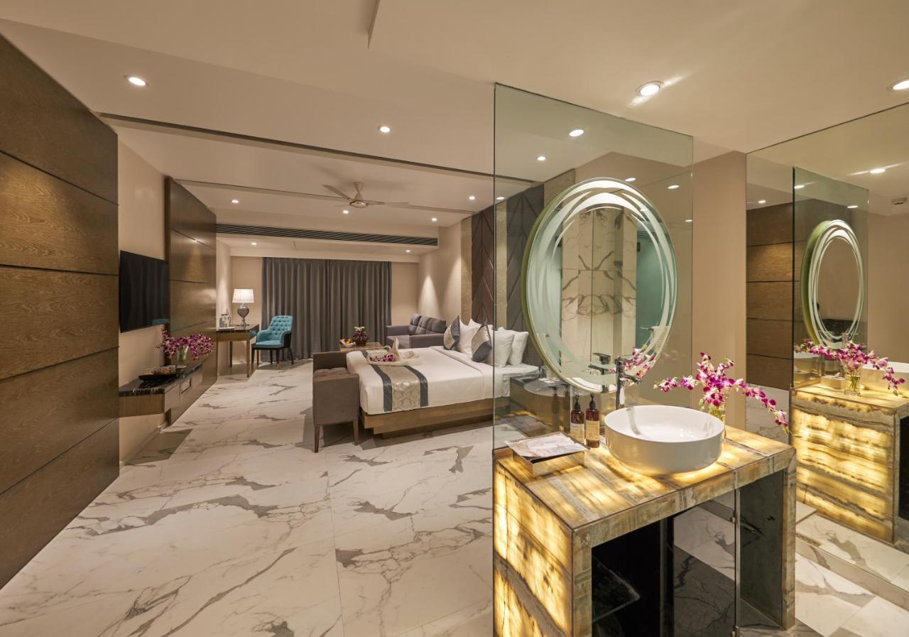Regenta Central Imperial Candolim Goa Buitenkant foto
