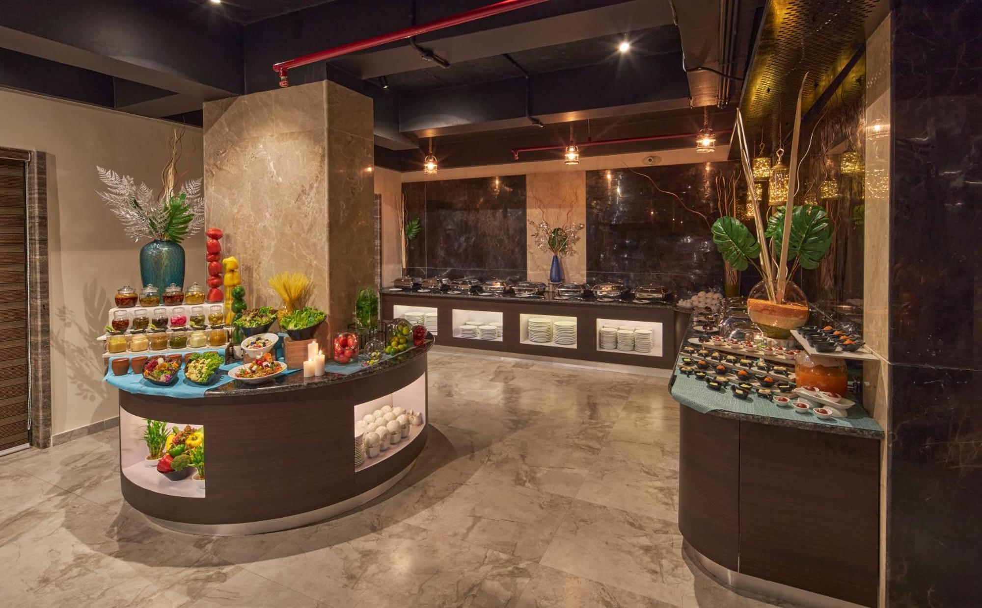 Regenta Central Imperial Candolim Goa Buitenkant foto